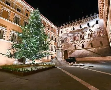 Lejlighed Prestigious Main Street In